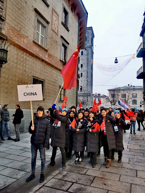 图为中国听障奥运代表团参加第十九届世界冬季听障奥运会开幕式